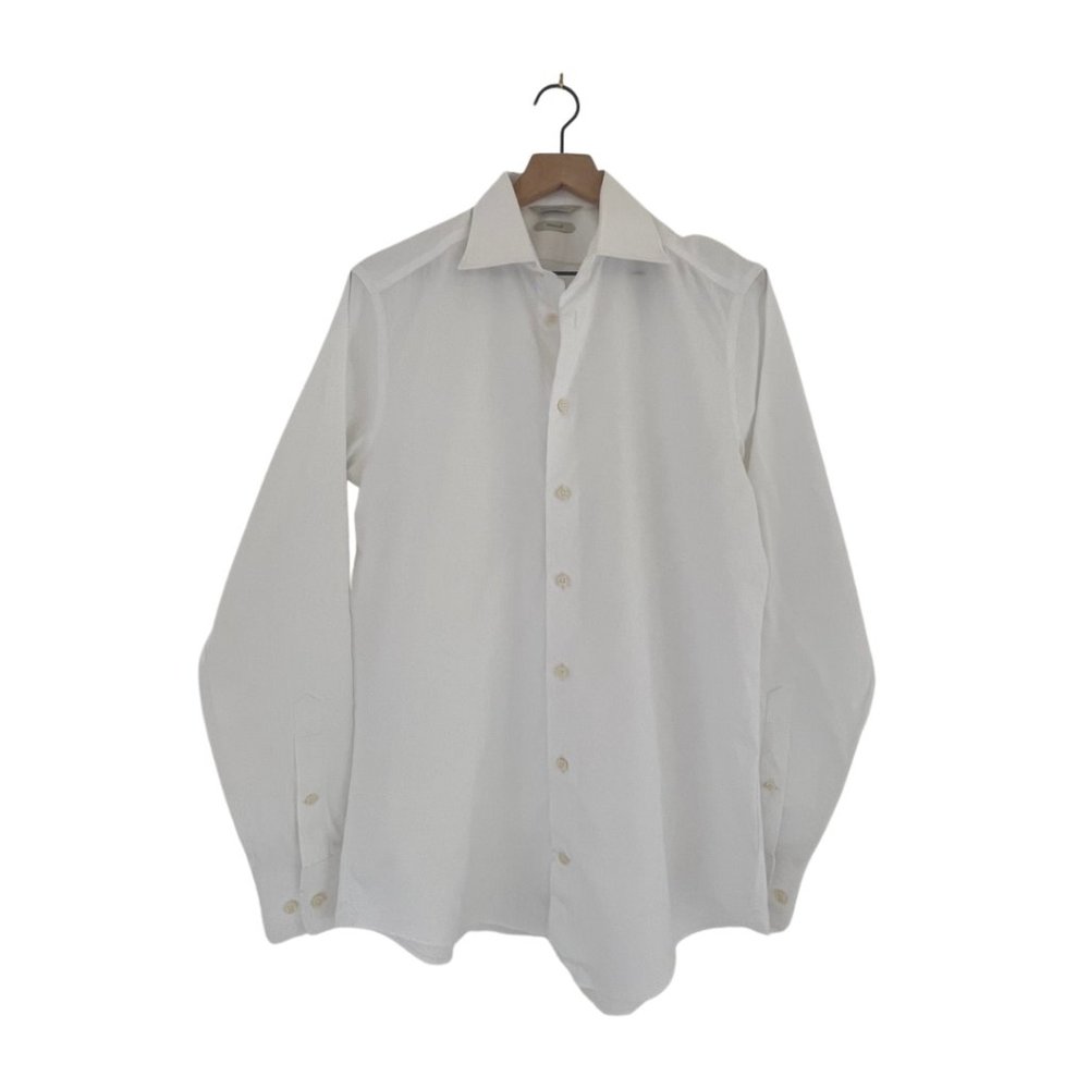 Suitsupply: White "Traveller" twill dress shirt. Slim fit.
